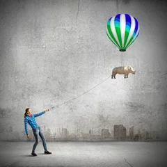 Frau mit Ballon © Sergey Nivens