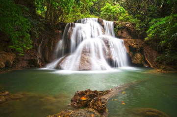 Fototapeta na wymiar Huai Mae Khamin Waterfall. The most popular places in Kanchanabu