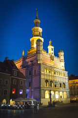 Fototapeta na wymiar old town hall in Poznan - photo taken at night