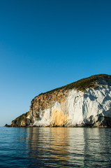 Naklejka premium Riflessi argento sull'isola di Ponza