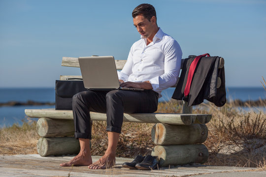 Teleworkign รูปภาพTeleworking – เลือกดูภาพถ่ายสต็อก เวกเตอร์ และวิดีโอ1,683,858 ...