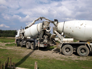 Pouring concrete mixer with pump without pump mixer