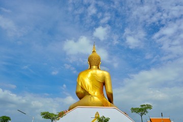 Huge golden Buddha Located in Lam Luk Ka