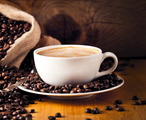 Frisch zubereitete Kaffe  und kaffe kuchen