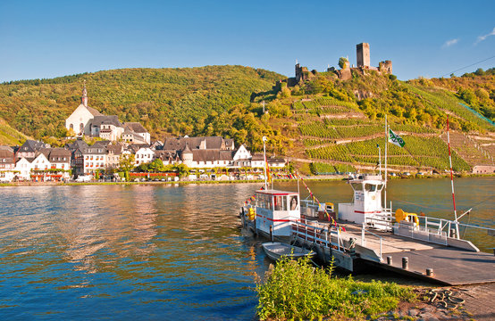 Das romantische Beilstein an der Mosel mit Burg Metternich