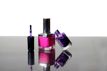 Smalti rosa e viola per unghie, smalti colorati cura del corpo