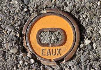 Bouche d'accès à un une canalisation d'eau