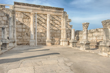 Fototapeta na wymiar White Synagogue, Capernaum, Israel