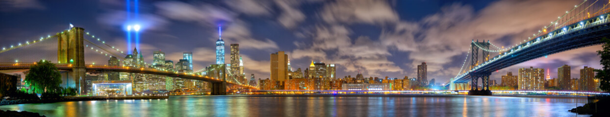 Manhattan panorama in memory of September 11, New York City - obrazy, fototapety, plakaty