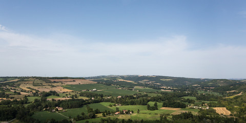 Fototapeta na wymiar View from Cordes-sur-Ciel