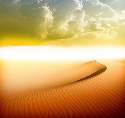 Obraz na płótnie Canvas Sunset over the Sahara Desert