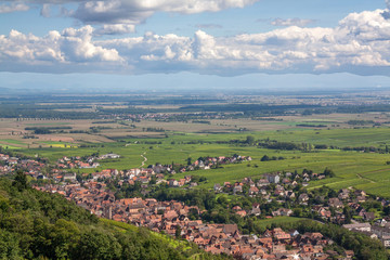 Fototapeta na wymiar Ribeauvillé vue de la montagne, Haut Rhin, Alsace