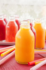 Verschiedene Fruchtsmoothies