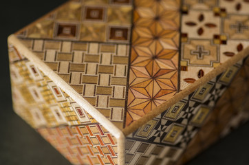 寄木細工の小箱