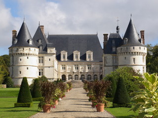 Fototapeta na wymiar château de Mesnières en Bray