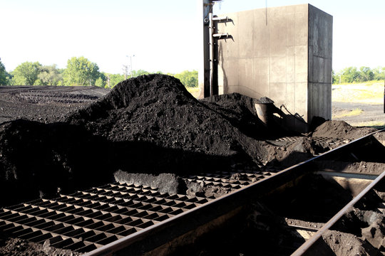 Pile of Sub-Bituminos Coal on the Grates of a Pulverizer