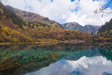 Fototapeta na wymiar China sichuan jiuzhaigou autumn scenery