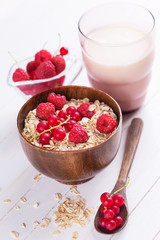 Oat flakes with berries