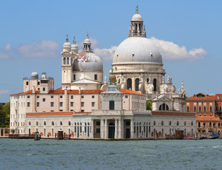 Fototapeta na wymiar punta della dogana on the giudecca Canal in Venice