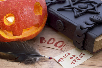 Punpkin head with magic book