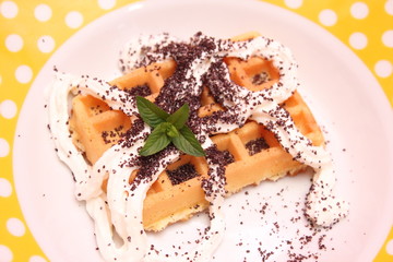 Waffeln mit Sahne