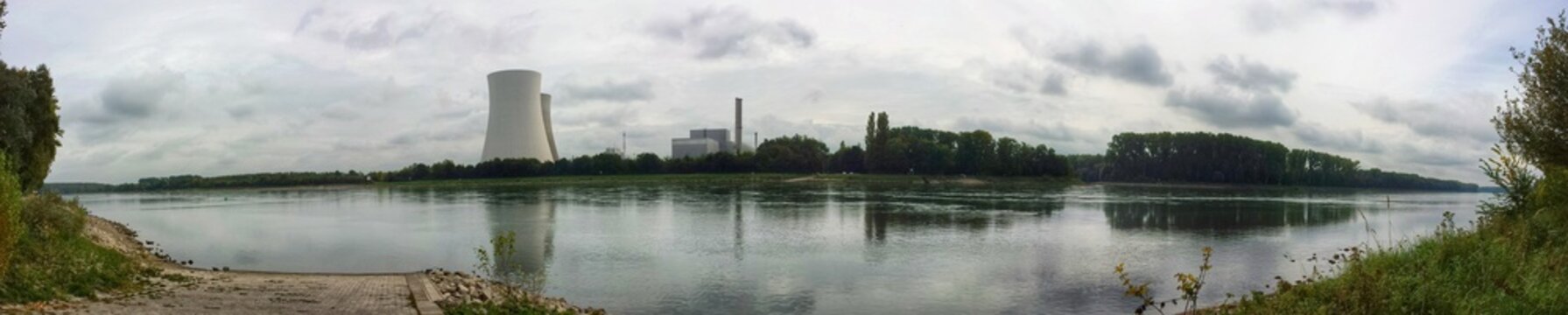Das AKW Philippsburg liegt direkt am Rhein