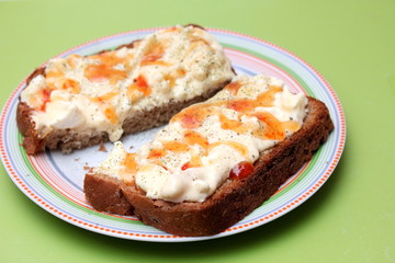 Brot mit Eiersalat