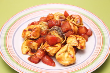 Tortellini mit Tomaten