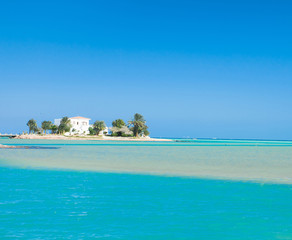 Fototapeta premium Sun Above Sea Below