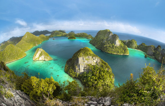Wayag Islands of Raja Ampat (Fish eye Version)