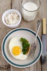 breakfast muffin with fried egg