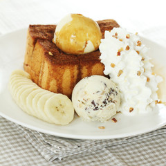 ice cream and toasted bread with banana