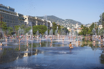 Fountains in Promenade du Paillon in Nice, France © Dmytro Surkov