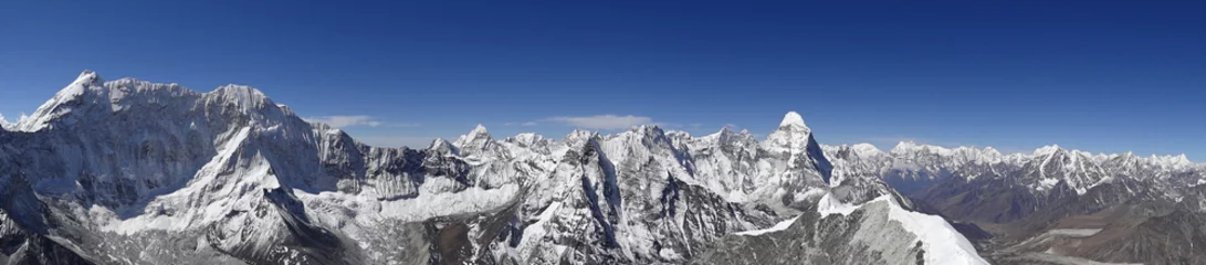 Poster Panorama vanaf de top van Island Peak - 6.189 m, Nepal © Dean Moriarty