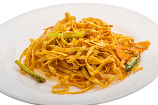 Fried noodles with vegetables