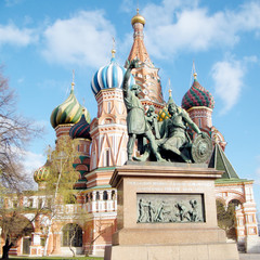 Fototapeta na wymiar Moscow Minin and Pozharsky monument in front of Saint Basil the