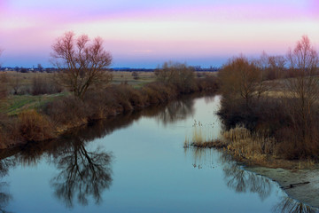 Fototapeta na wymiar evening on river