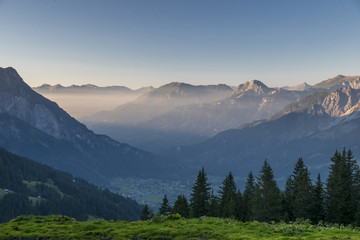 Fototapeta na wymiar Herbstwanderung in den Alpen