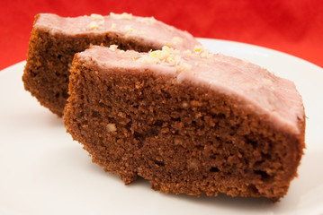 Saftiger Rotweinkuchen
