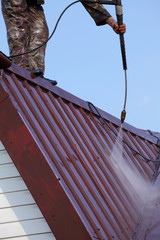 Professional roof washing. - 70928961