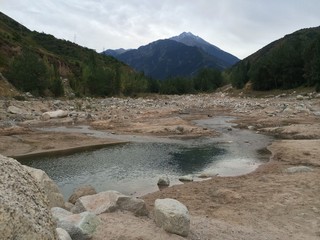 горная река