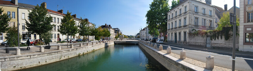 Fototapeta na wymiar Troyes Canal du Trévois