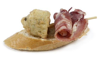 Artichoke Toast with ham and bacon