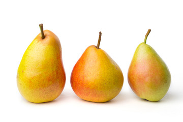 Drei Sorten von Birnen, isoliert - Isolda, Radana, Dessertnaja