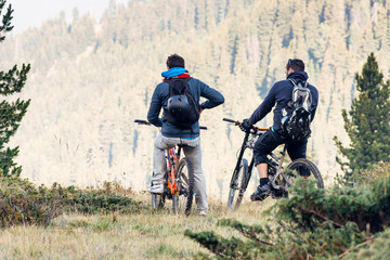 Young man - Lifestyle - Downhill - bike