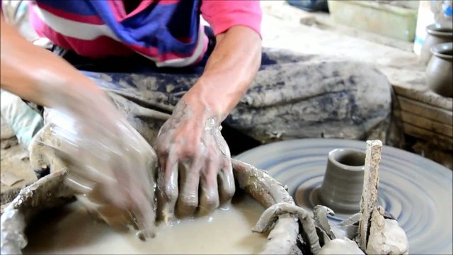 Mechanic pottery working made earthenware at Koh Kret Island