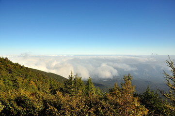 富士山山頂は雲の上