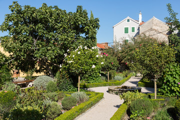 Fototapeta na wymiar Jardin à Sibenik