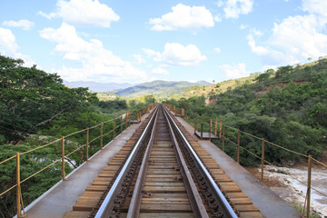 Fototapeta na wymiar linha férrea (horizontal)