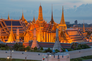 Fototapeta premium Twilight Lighting at Wat Phra Kaew, Bangkok, Thailand
